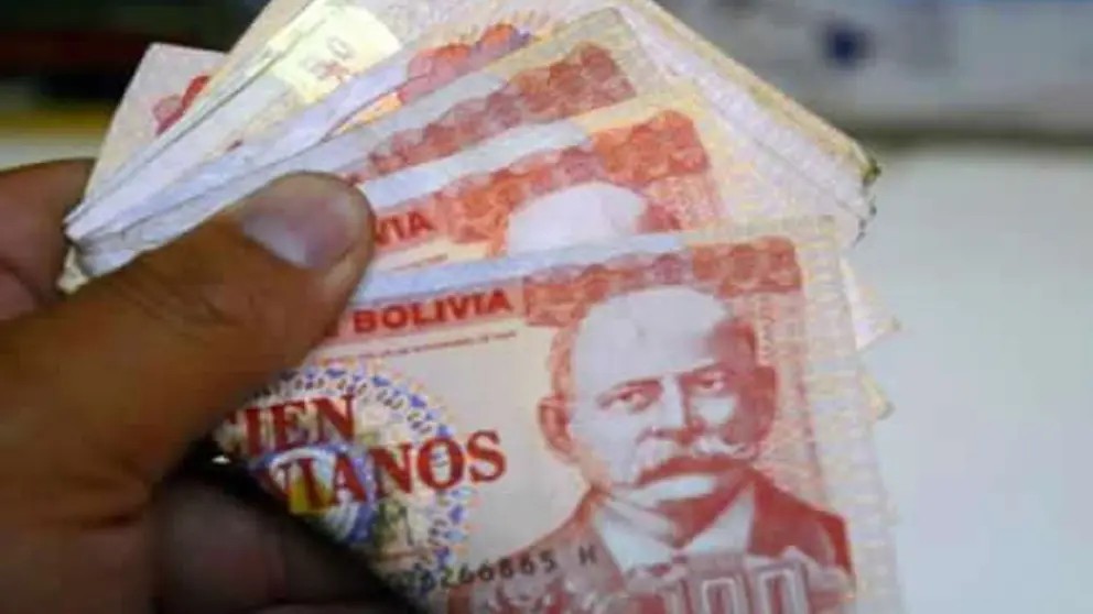 Billetes de 100 bolivianos. / Foto: ABI