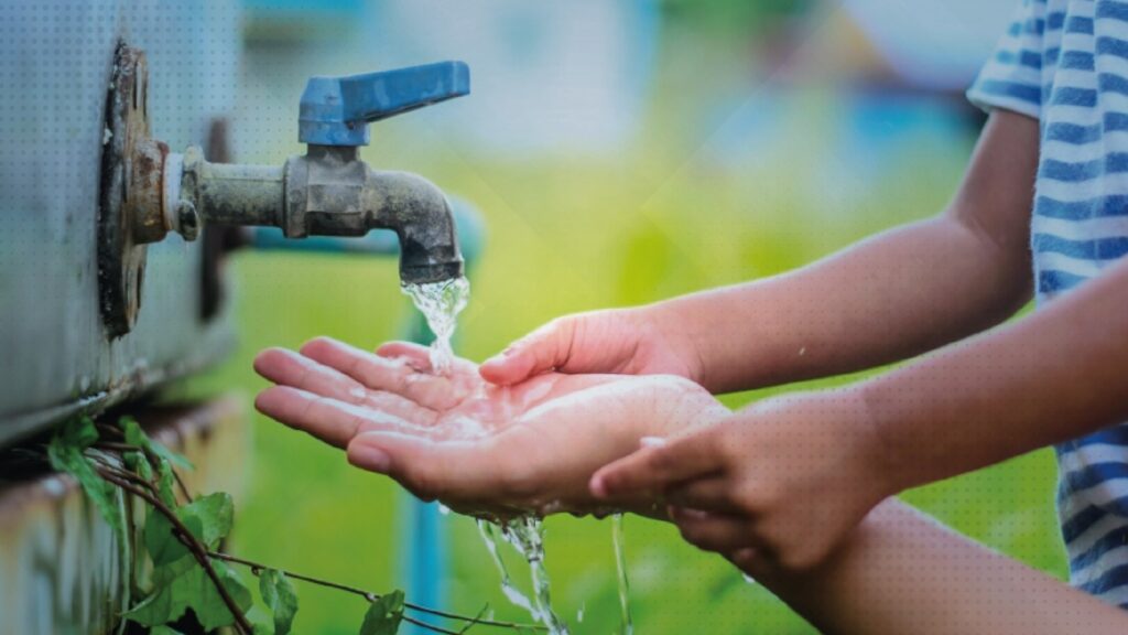 Imagen referencial de acceso al agua potable. / Foto: Redes sociales