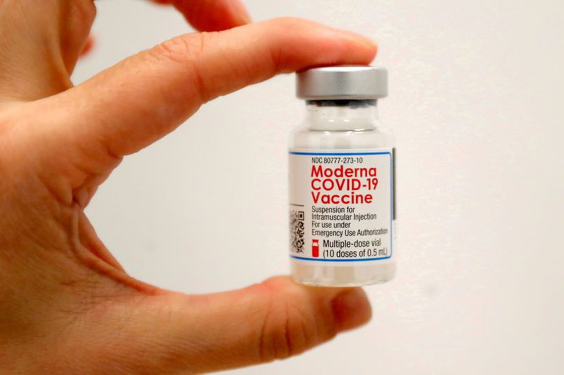 Moderna cree que será necesaria una tercera dosis de su vacuna contra el coronavirus antes de fin de año