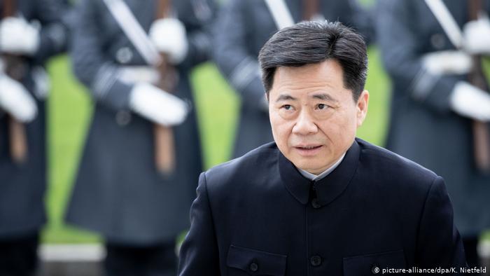 Wu Ken, embajador de China en Alemania, amenazó en diciembre de 2019 con consecuencias si se excluía a Huawei de la expansión 5G en Alemania.