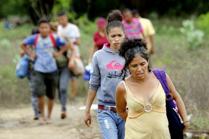 Venezolanos cruzando la frontera (EFE/Schneyder Mendoza/Archivo)