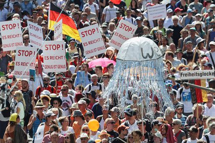 Miles de personas se concentran en Berlín (REUTERS/Fabrizio Bensch)