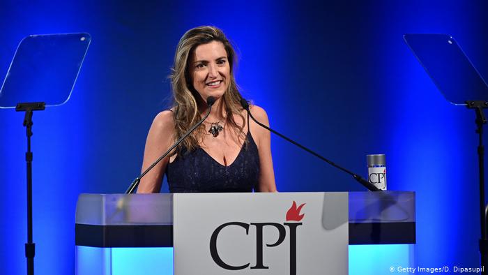 La periodista brasileña Patricia Campos Mello recibió el Premio a la Libertad de Prensa en 2019.