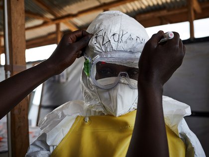 Al menos 43 personas han muerto y 100 han sido contagiadas de ébola en el noroeste del Congo (RDC) desde que se declarara este brote el pasado 1 de junio (EFE)