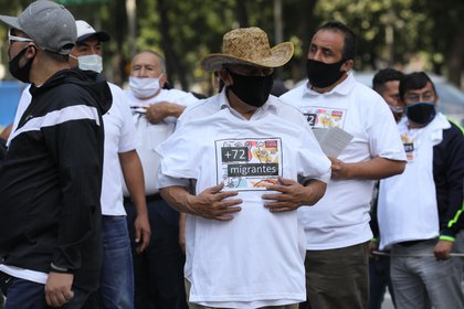 Familiares de los 72 migrantes asesinados en Tamaulipas participan en un acto de protesta frente a la embajada de EEUU (Foto: EFE) 