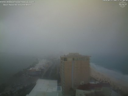 Efectos de la tormenta tropical Marco; vista desde el Beach Palace All Inclusive Resort (Foto: Twitter Webcams de México)