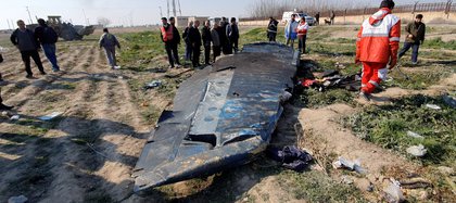 Restos del avión de Ukraine Airlines derribado en Irán (Reuters)