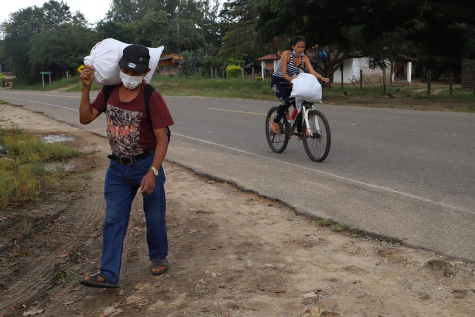 Gente transportandose en Santa Cruz Foto Gobernación Cruceña