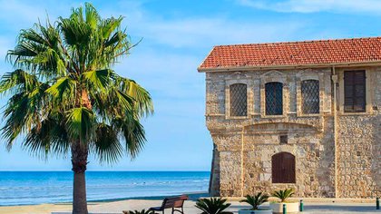 Lárnaca, ciudad chipriota sobre el Mediterráneo (AP)