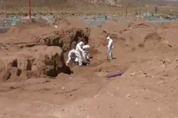 Exhumación de cadáveres en Oruro
