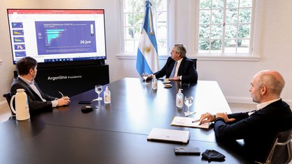 El Presidente se reunió este mediodía con Axel Kicillof y Horacio Rodríguez Larreta 