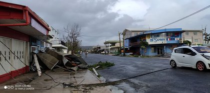 Así quedó una calle en Luganville, Vanuatu, tras el paso del ciclón Harald, el 6 de abril de 2020 (GARCIA SEDON GHELYNN via REUTERS)