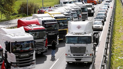 Cientos de camiones llevan desde el jueves ocupando importantes vías de todo el país, como la ruta 5 o la ruta 68, que une Santiago con la costa (Reuters)