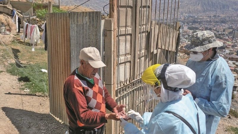 Bolivia tiene riesgo de rebrote y contagios en sector que no salía
