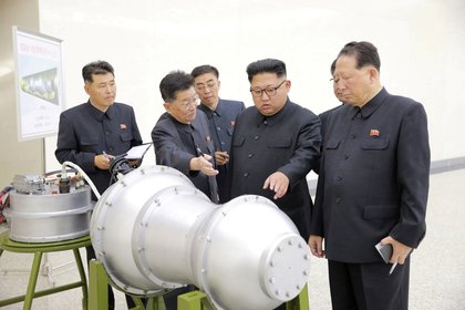 Kim Jong-un realiza una inspección del programa nuclear (KCNA/archivo)
