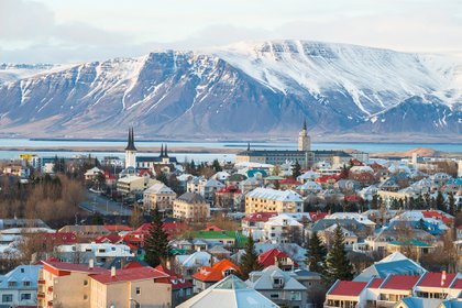 Islandia logró contener el COVID-19 apenas comenzó la pandemia gracias al rastreo de infecciones y contactos: sólo un 1% de la población cayó enferma. (Shutterstock)