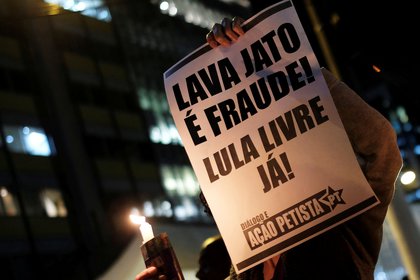 Los militantes del PT y simpatizantes del ex presidente Lula da Silva clamaron desde un comienzo que la investigación era una persecución contra su gobierno. 