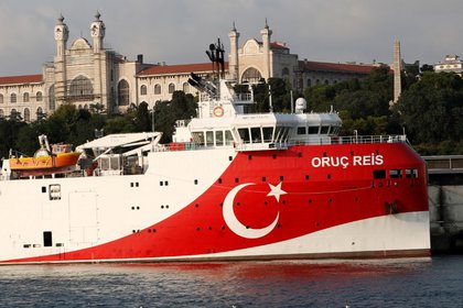 El buque turco de investigación sísmica Oruc Reis en Estambul, Turquía, el 22 de agosto de 2019. REUTERS/Murad Sezer