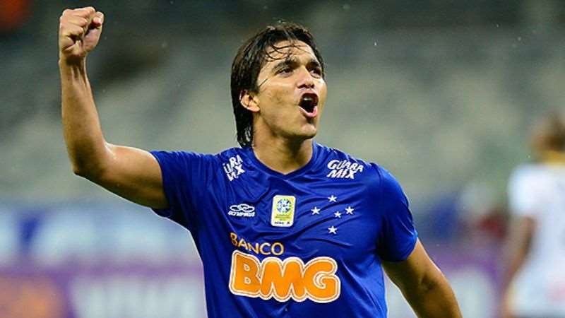 El festejo de Martins, que hizo este lunes un gol para Cruzeiro. Foto: internet