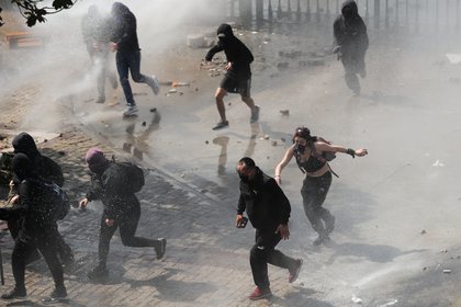 Incidentes durante la manifestación a 47 años del Golpe Militar. REUTERS/Ivan Alvarado