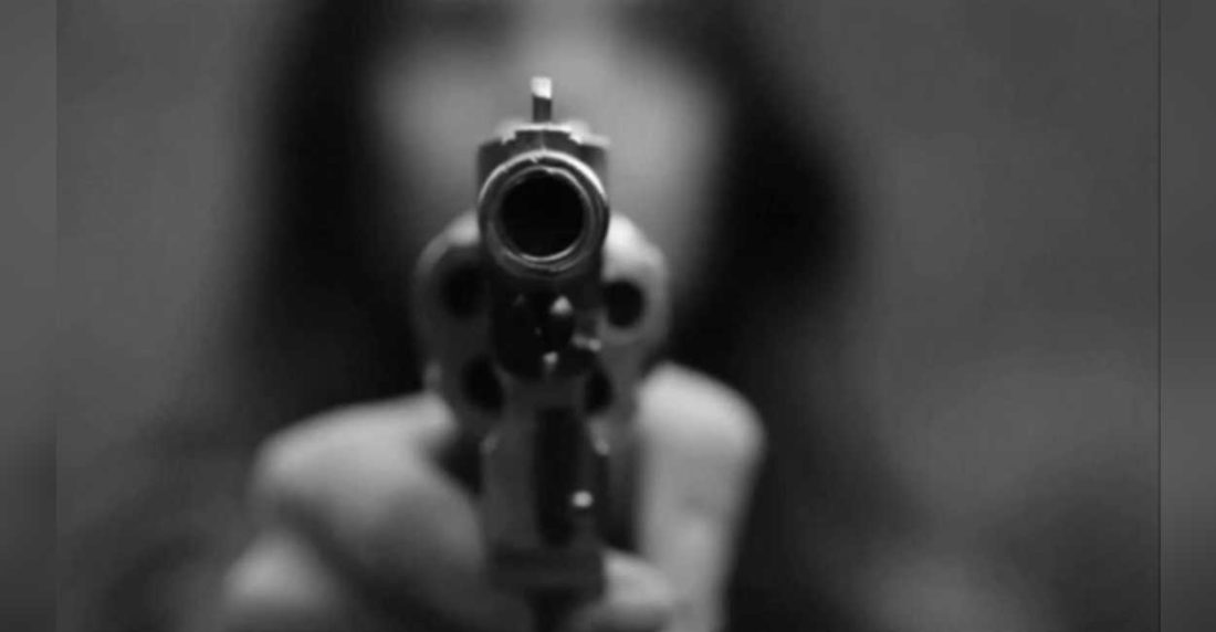 Mujer amenaza a disparos a vecino por el estacionamiento - Imagen Zacatecas