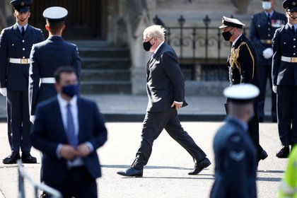 El Primer Ministro británico Boris Johnson llega a la Abadía de Westminster antes del "Servicio de Acción de Gracias y Rededicación para conmemorar el 80º aniversario de la Batalla de Gran Bretaña", en Londres, Gran Bretaña, el 20 de septiembre de 2020. (REUTERS)