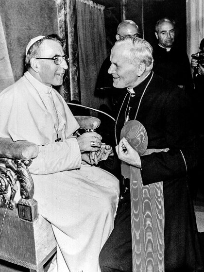El papa Juan Pablo me con quien sería su sucesor, el por entonces cardenal Karol Wojtyla en 1978 (RealyEasyStar)