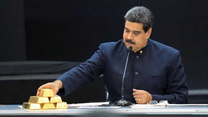 Nicolás Maduro paga la colaboración iraní con lingotes de oro (REUTERS/Marco Bello)