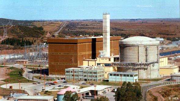 Foto de archivo de la central argentina Embalse, recién renovada en un parón de tres años, para extender la vida útil de su reactor por otros 30 años.