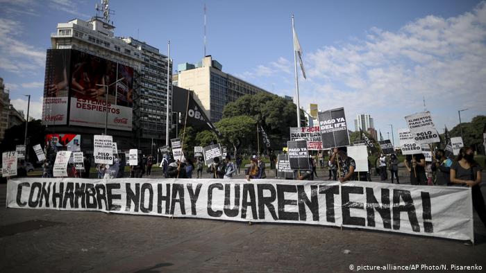 Argentinien 1. Mai Demonstration in Buenos Aires (picture-alliance/AP Photo/N. Pisarenko)