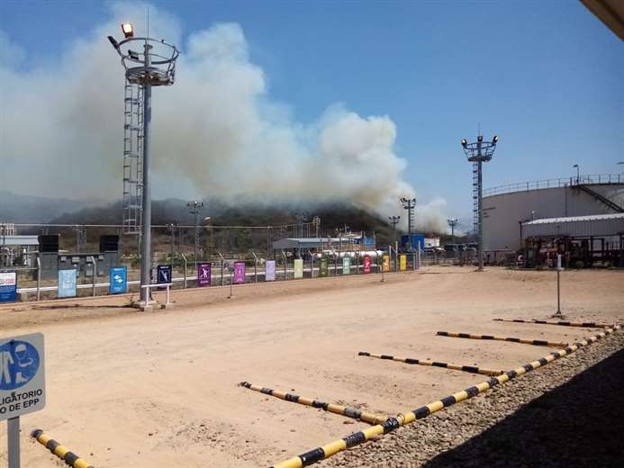 El fuego llegó cerca de las instalaciones de la planta de gas/Foto: YPFB