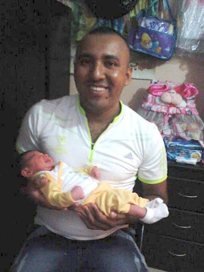 José Gregorio Hernández con la pequeña Salomé, cuando la criaba como si fuera su hija. 