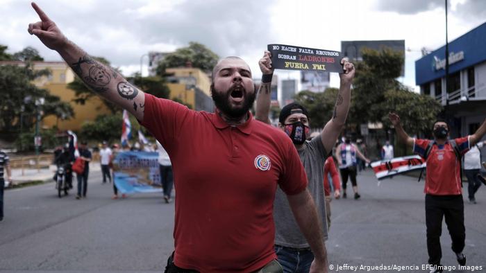 Fotode protestas contra el FMI en Costa Rica