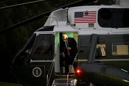 Después de tres días de internación en el hospital militar Walter Reed, Donald Trump regresó el lunes a la Casa Blanca (REUTERS/Erin Scott)