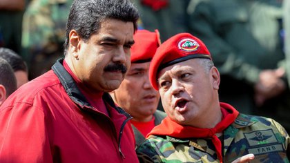 Maduro, con Diosdado Cabello, el pre4sidnete de la Constituyente del régimen 