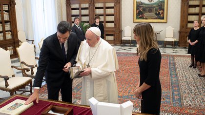 El papa Francisco recibió a Pedro Sánchez en el Vaticano. Vatican Media/­Handout via REUTERS 