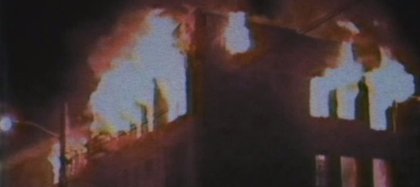 Imagen del teatro en llamas donde fue estrenada Antrum.