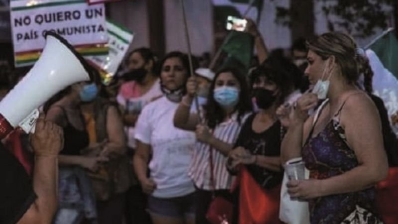 Critican vigilia en Santa Cruz que pide «junta militar»