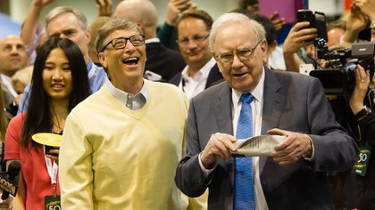 Warren Buffett es codirector, con los Gates, de la Fundación Bill y Melinda Gates, la organización benéfica privada de mayor magnitud en el mundo, con USD 35.800 millones en acciones de Microsoft. (Zuma/Shutterstock)