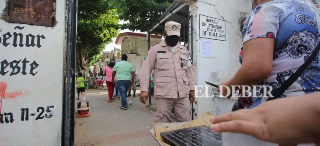 Guardias controlan ingreso a La Cuchilla/Foto: Juan Carlos Torrejón