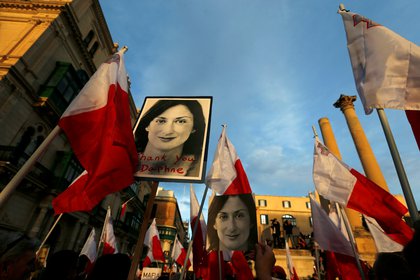 La periodista maltesa Daphne Caruana Galizia fue asesinada con un coche bomba en 2017 (REUTERS/Darrin Zammit Lupi)