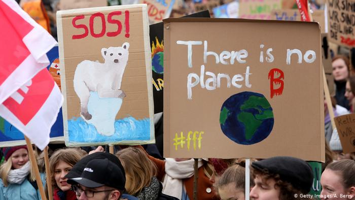 Deutschland Schülerdemo zum Klimaschutz in Hamburg (Getty Images/A. Berry)