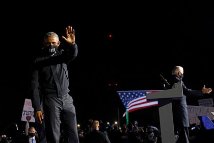 Barack Obama acompañó a Biden en Detroit: una clara señal de que ganar Michigan es crucial para que la Casa Blanca vuelva a albergar a un demócrata. (REUTERS/Brian Snyder)