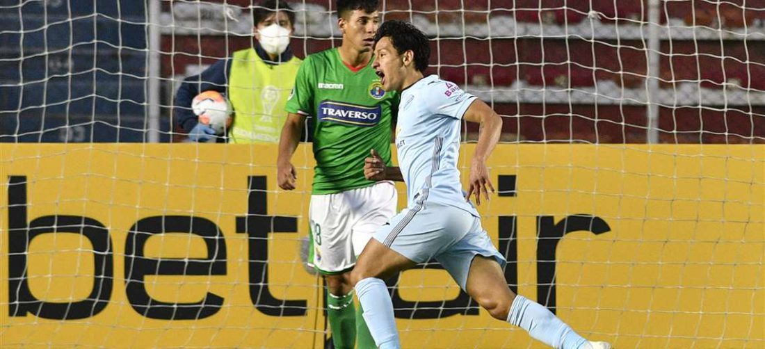 El festejo de Víctor Ábrego, tras marcar su gol ante Audax Italiano. Foto: AFP