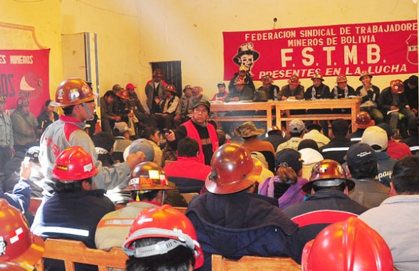 Mineros no acatan el paro de la COB, sólo marcharán | Radio Fides