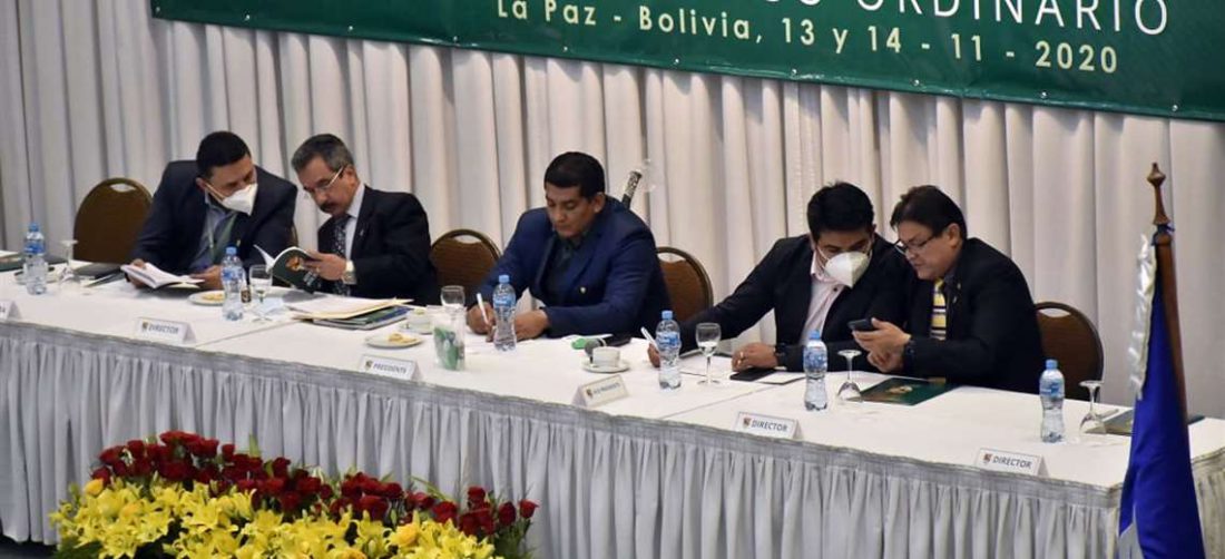 Aramayo, Rodríguez y Decormis (centro) tienen dos procesos en su contra. Foto: APG