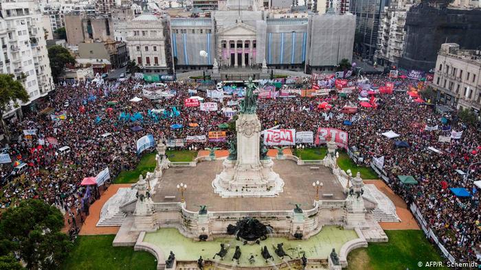 Manifestación en Buenos Aires para que se apruebe el aborto legal, seguro y gratuito. (Marzo de 2020).