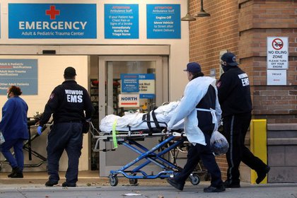 EEUU es el país más golpeado por la pandemia (REUTERS/Brendan McDermid)