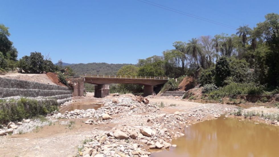 ABC habilita el paso vehicular por el puente San Telmo en la carretera Tarija-Bermejo