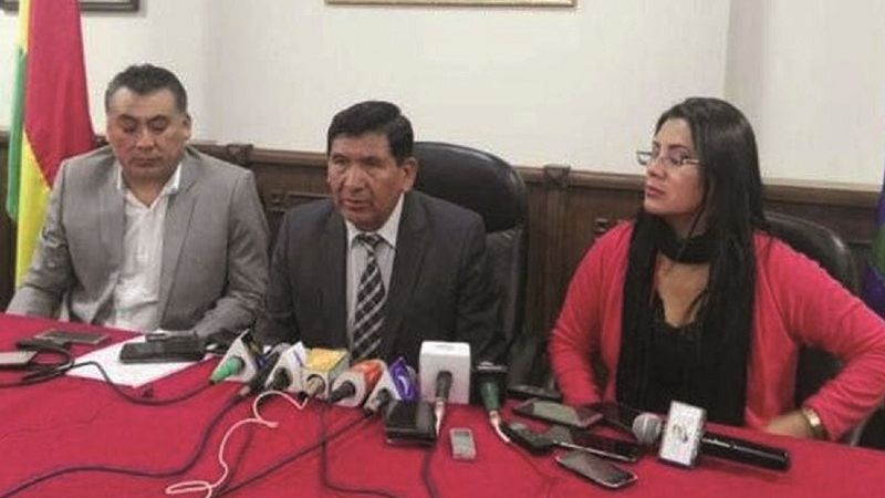 Gobierno solicita al Legislativo juicio de responsabilidades contra 3 consejeros